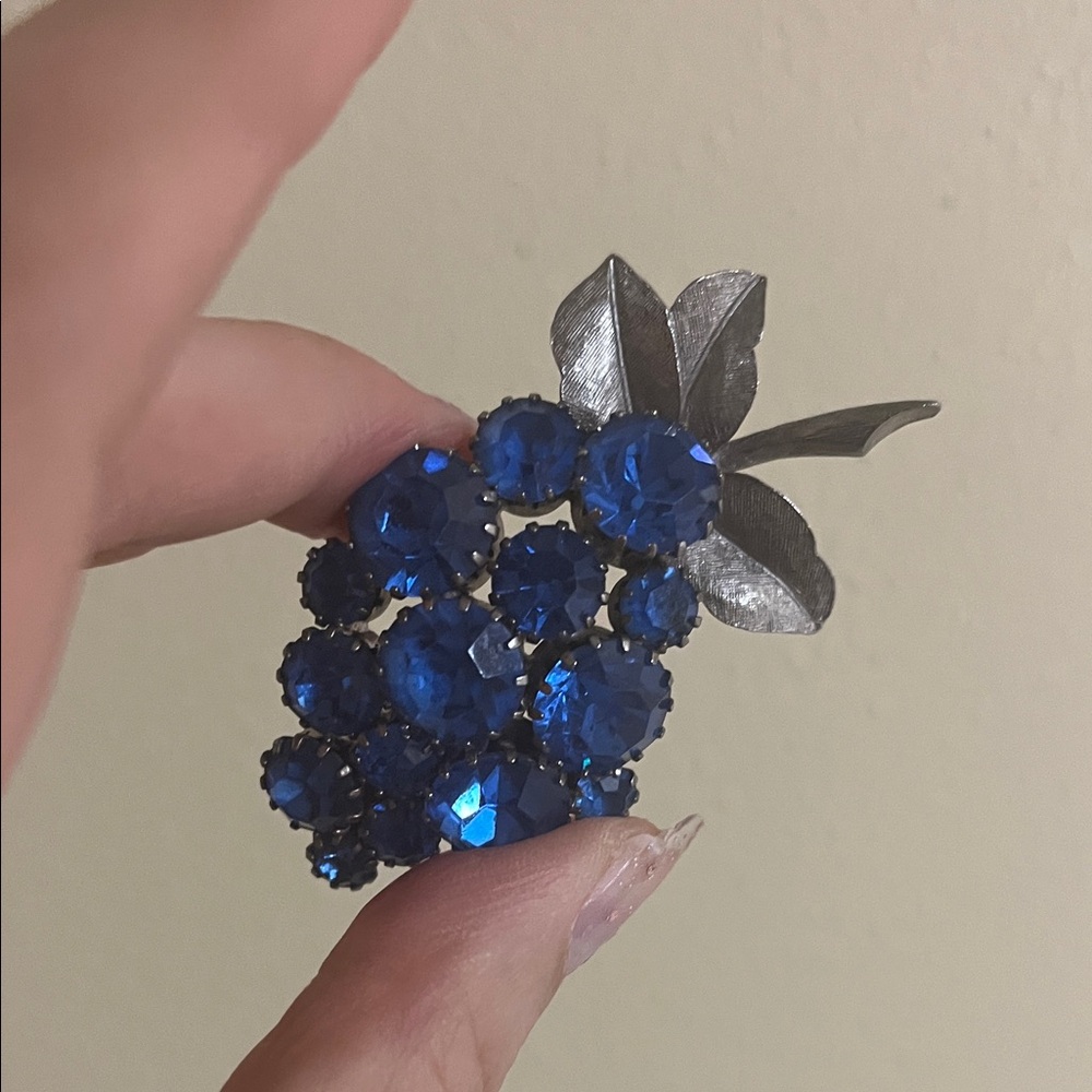 Sapphire Blue Gemstone Leaf Brooch